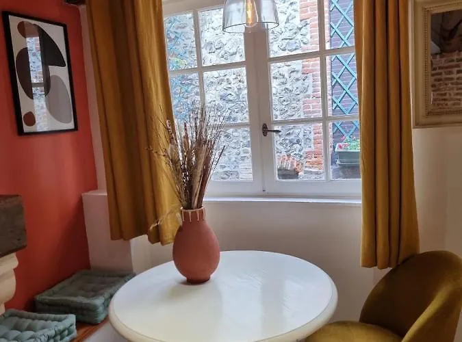 Le Temps D'une Pause Cosy With Fireplace Centre 옹플뢰르